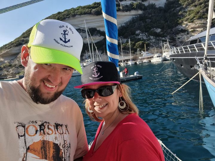 ISA&BEN : Les baroudeurs à Bonifacio en Corse.