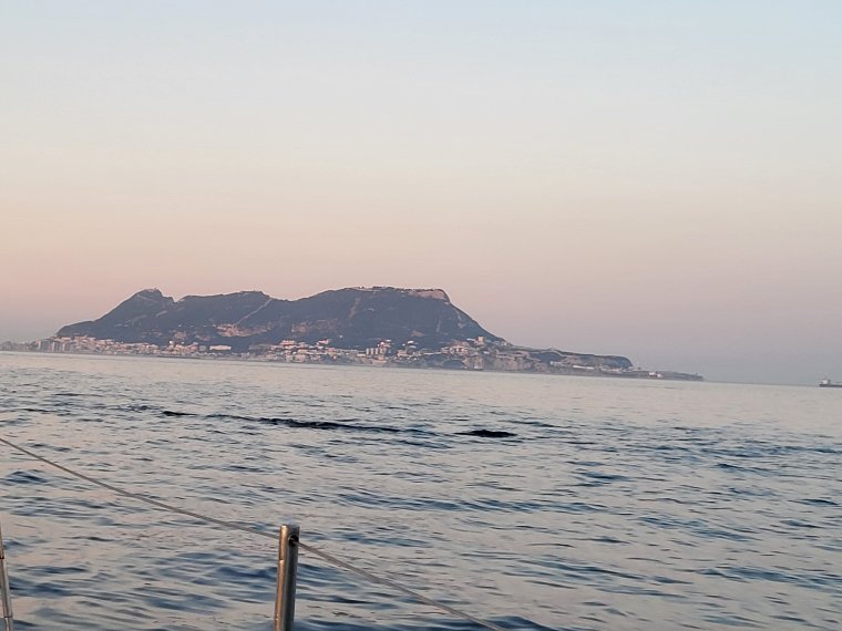 Vi nærmer oss Gibraltar! Vi nærmer oss Gibraltar!